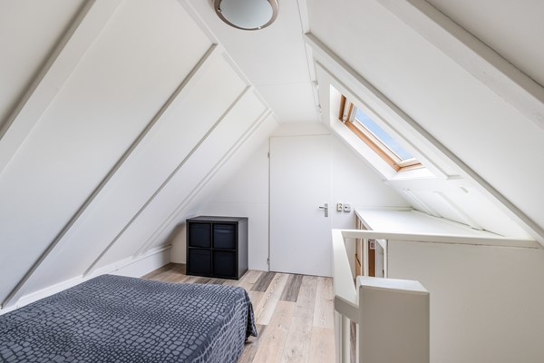 Foto - Te koop: 2-1- kapwoning met oprit!